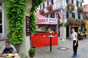 Capitalizing on recent press coverage that suggests Obama's great-grandfather's roots trace back to Besigheim, this local restaurant has set up an American grill/wine-tasting area